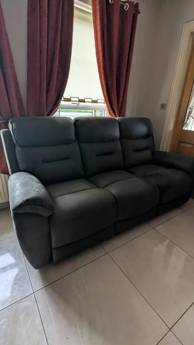Brand New 3str & 2 Seater Leather Recliner Sofas - Image 3