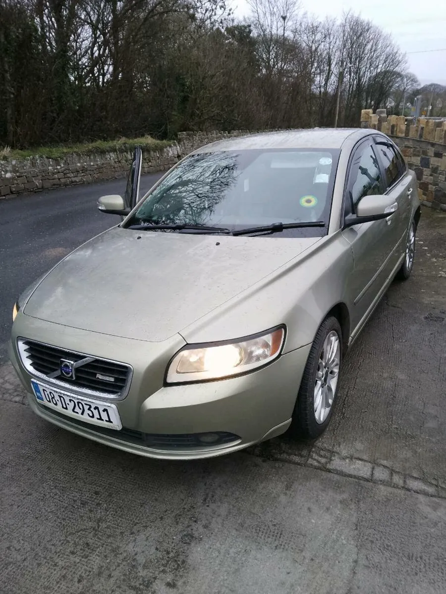 Volvo S40 - Image 1