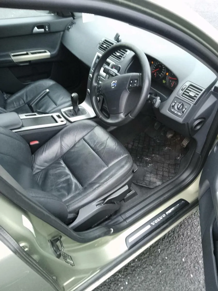 Volvo S40 - Image 4