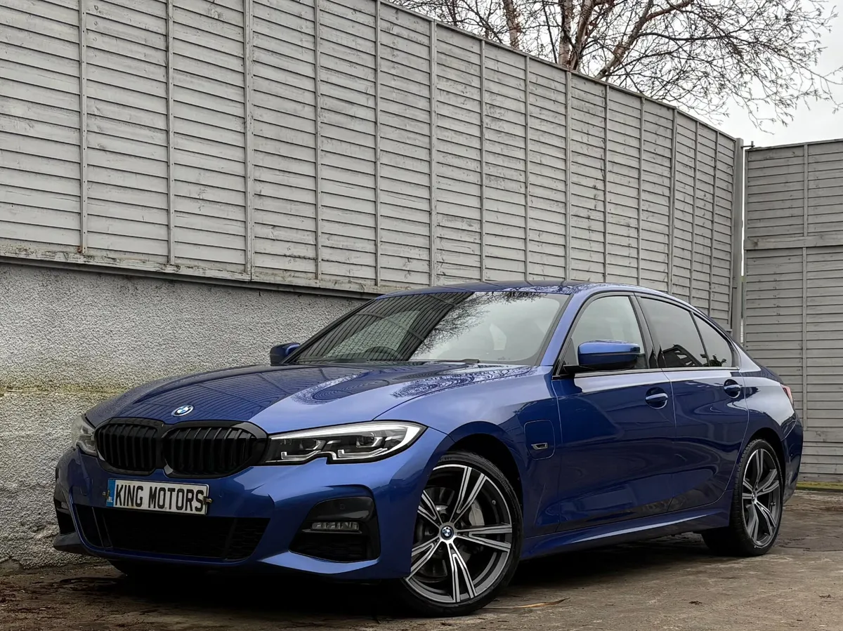 BMW 3-Series 2022 330e / M SPORT AUTO - Image 4