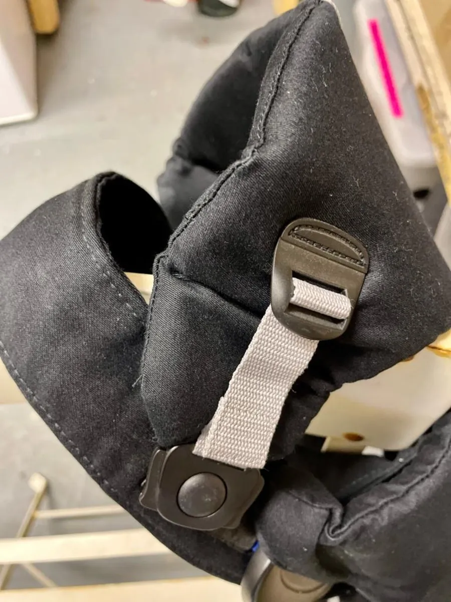 Babybjorn sling - Image 4