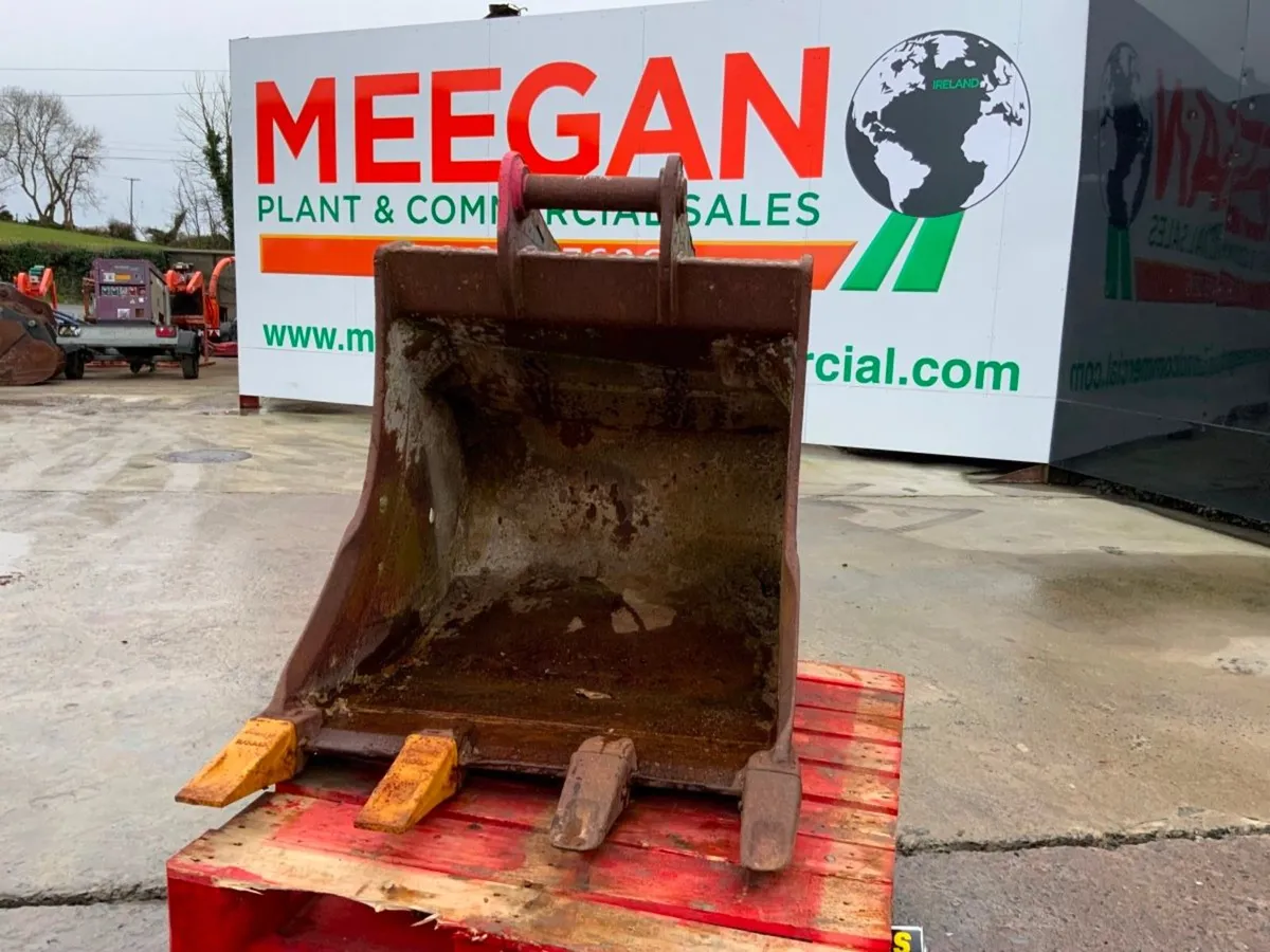 36" DIGGING BUCKET....65mm PINS.......320s. - Image 2