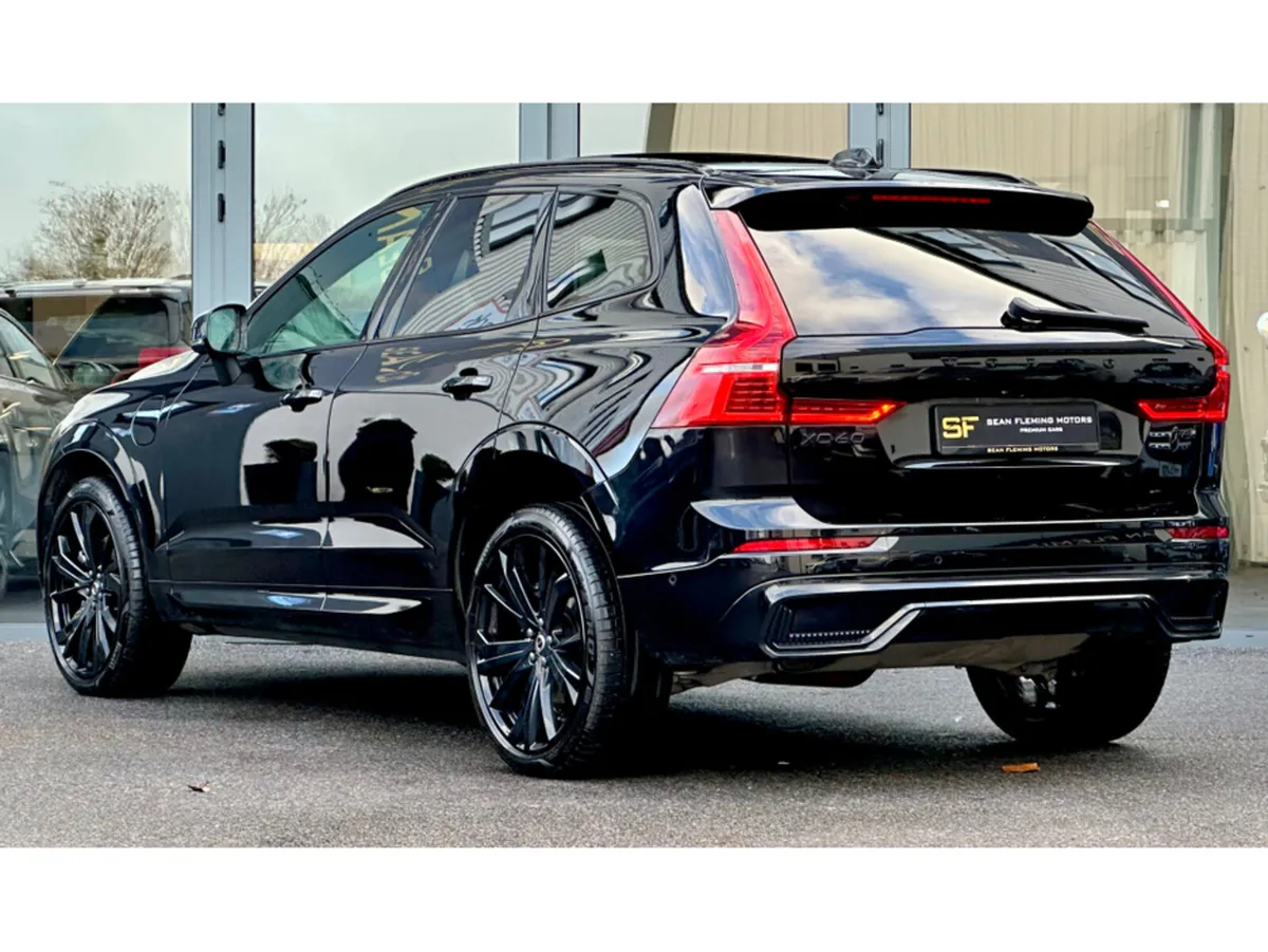 Volvo XC60 ++SOLD++ T6 RECHARGE PLUS EDITION AWD B - Image 3