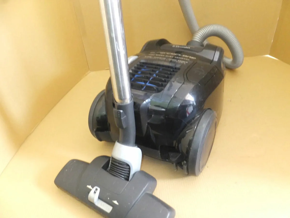 ELECTROLUX vacuum cleaner - Image 2