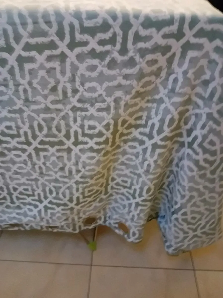 PAIR HEAVY LINED CURTAINS AS NEW - Image 1