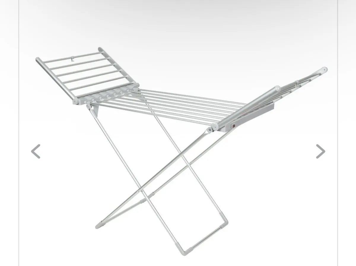 Heated clothes horse