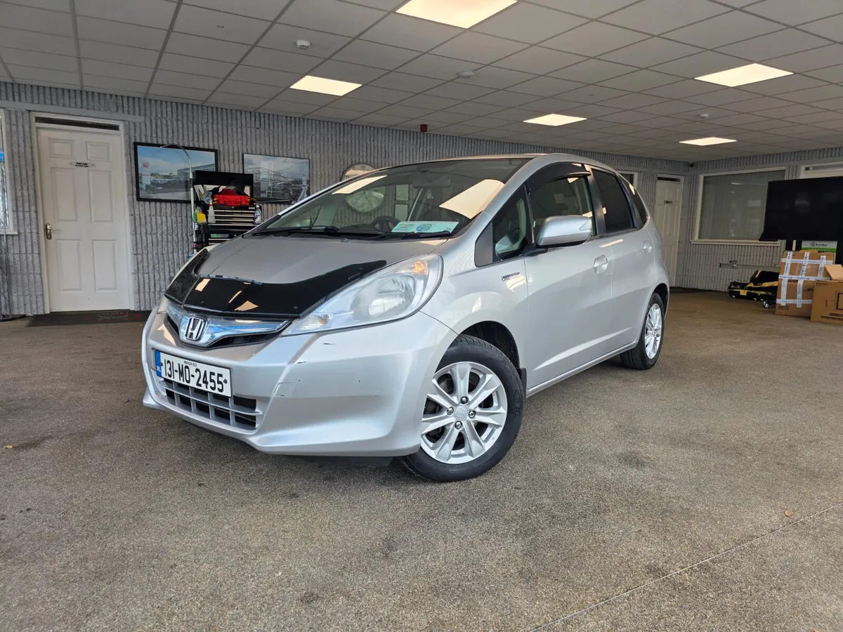 Honda Fit GP1 CVT Hybrid Auto 1.3  2013 - Image 1