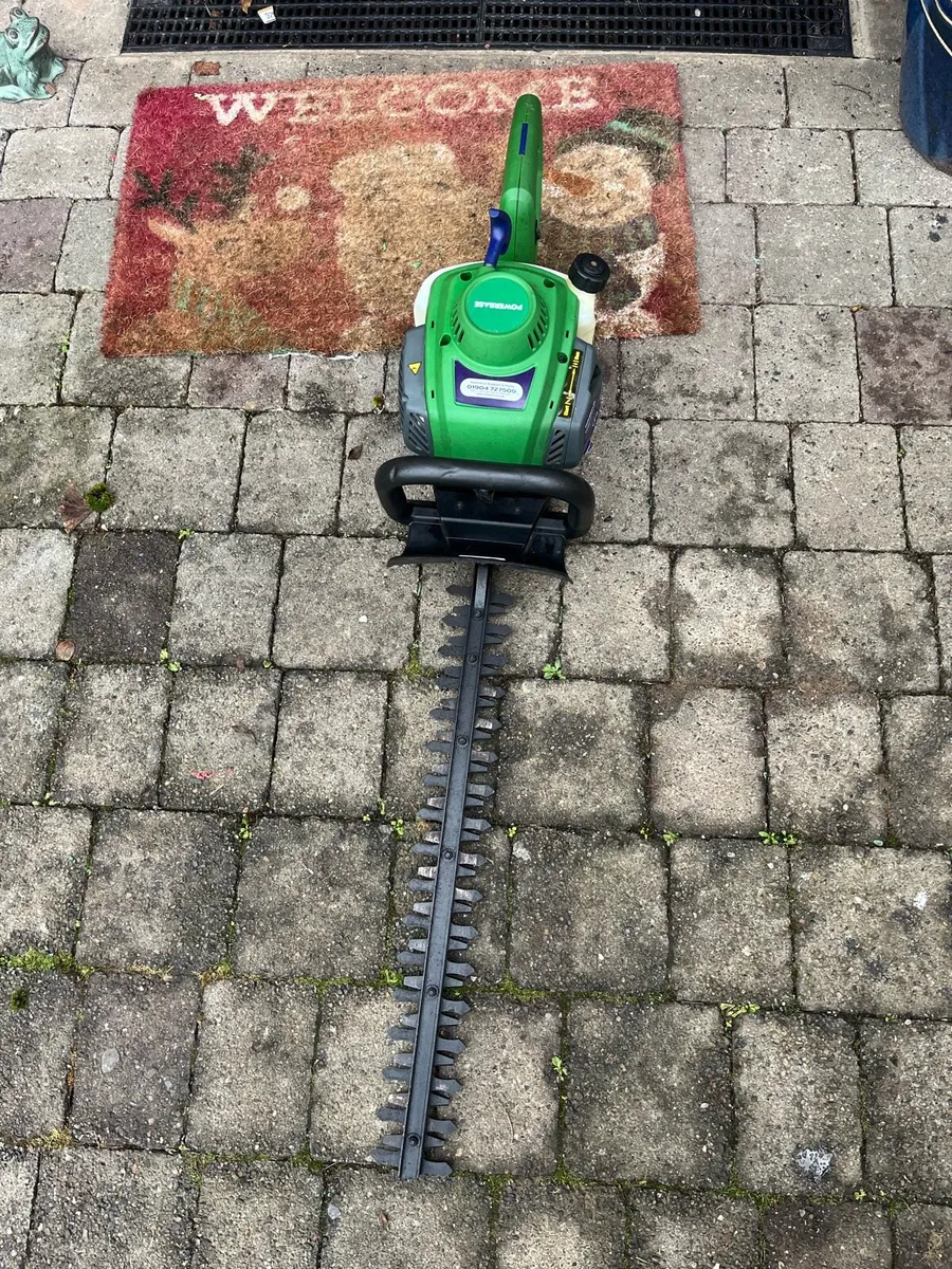 Hedge trimmer - Image 1