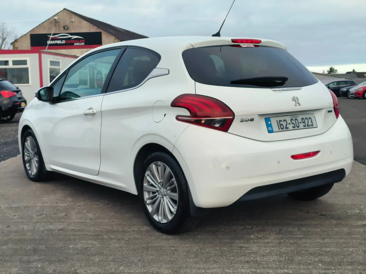 Peugeot 208 2016 - Image 2