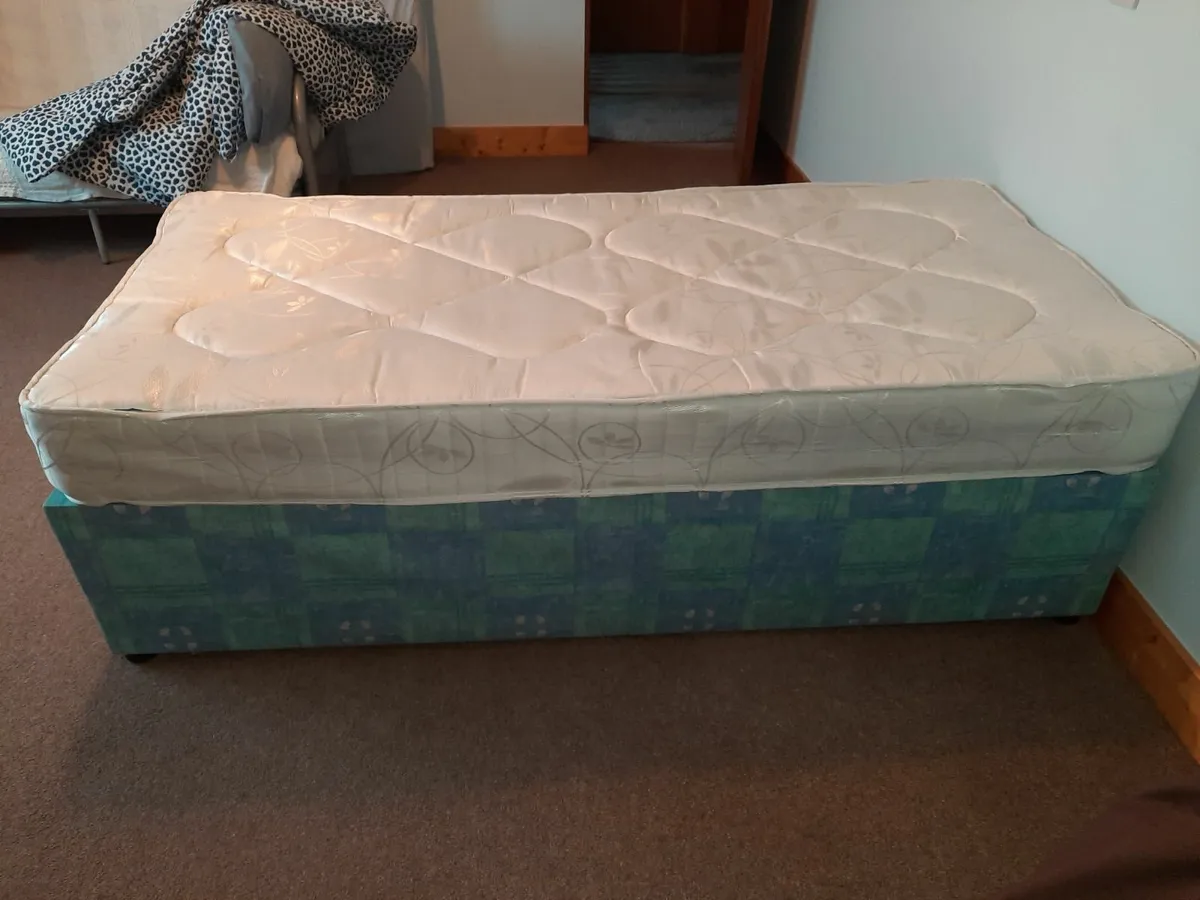 Single bed - Image 3