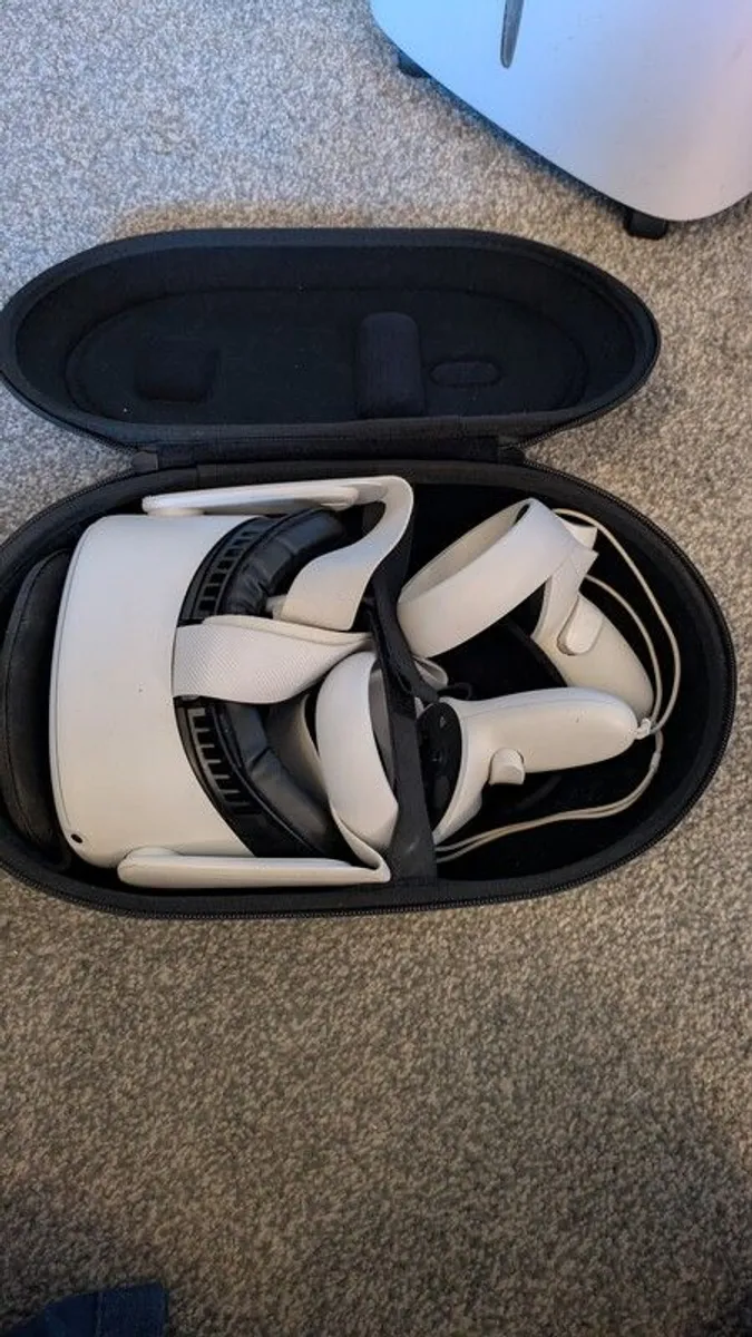 Meta Quest 2 with Case - Image 1
