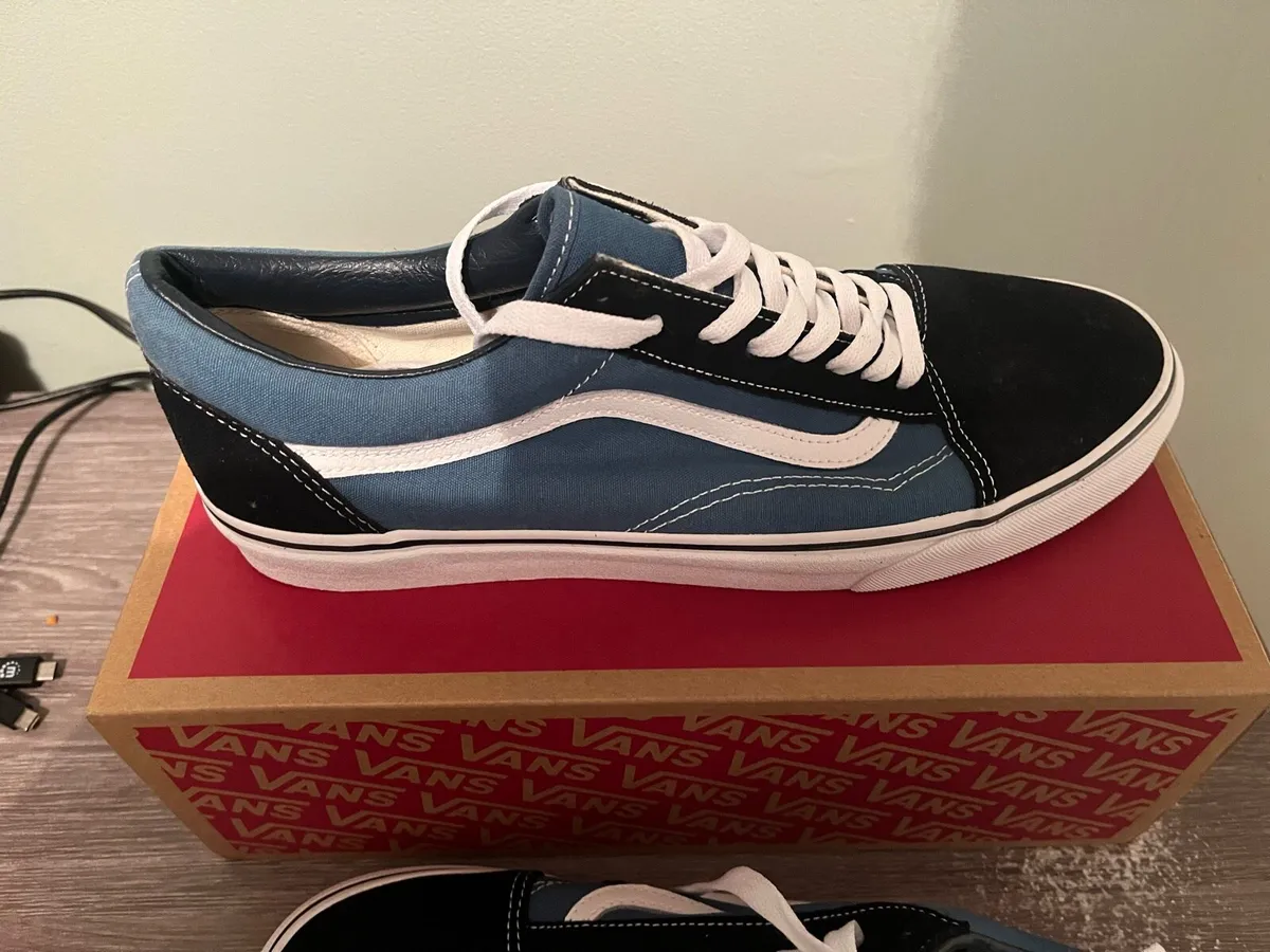 Vans Old Skool Shoes - Image 2
