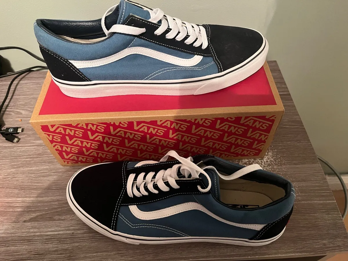 Vans Old Skool Shoes - Image 1