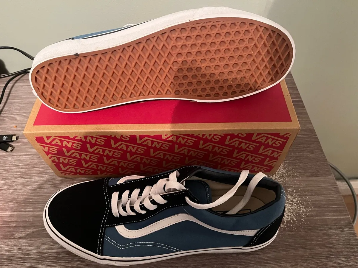 Vans Old Skool Shoes - Image 3