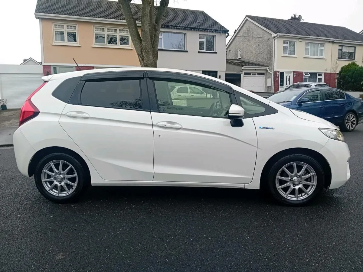 Honda Fit Hybrid Automatic low mileage - Image 2