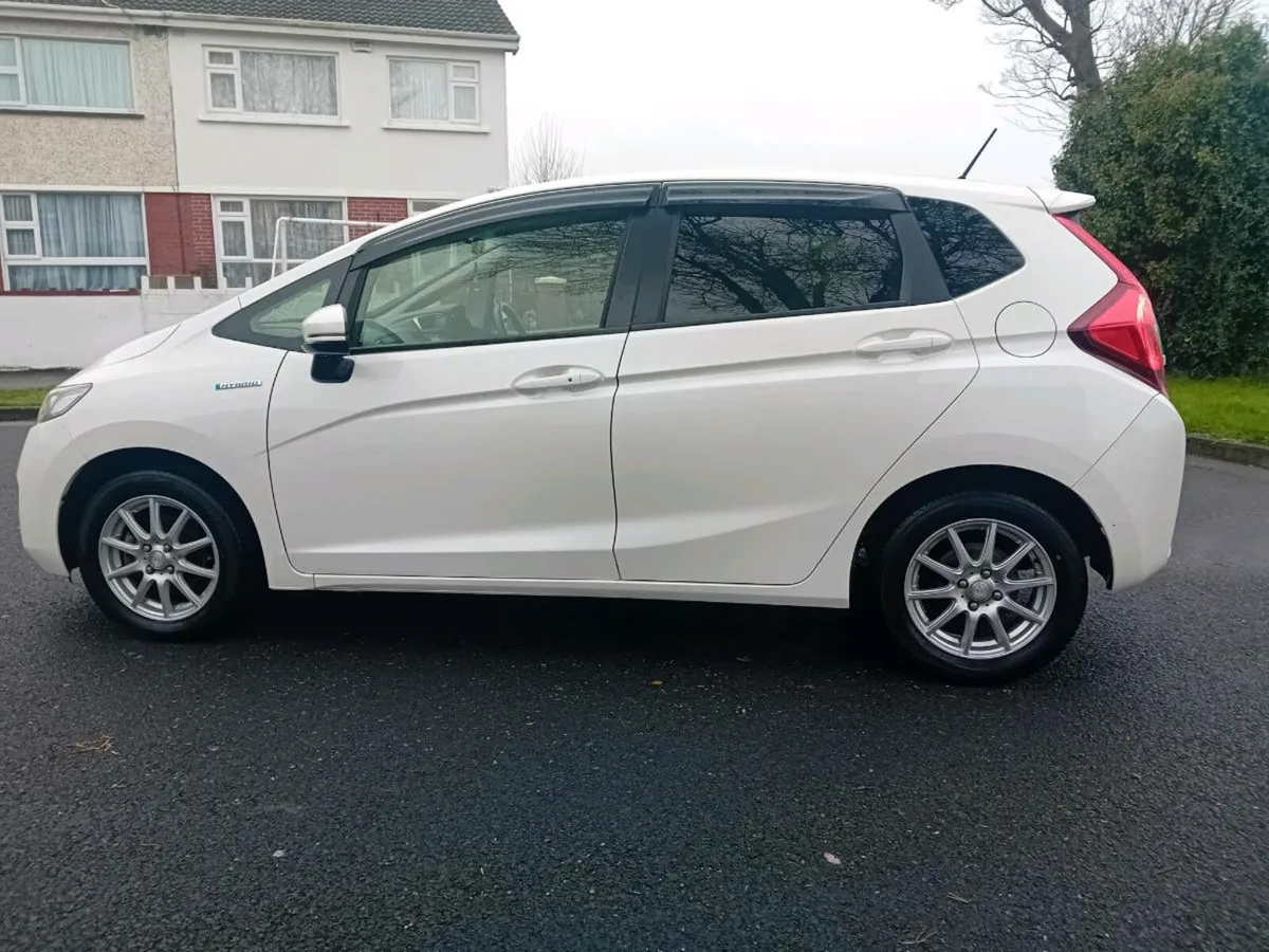 Honda Fit Hybrid Automatic low mileage - Image 3