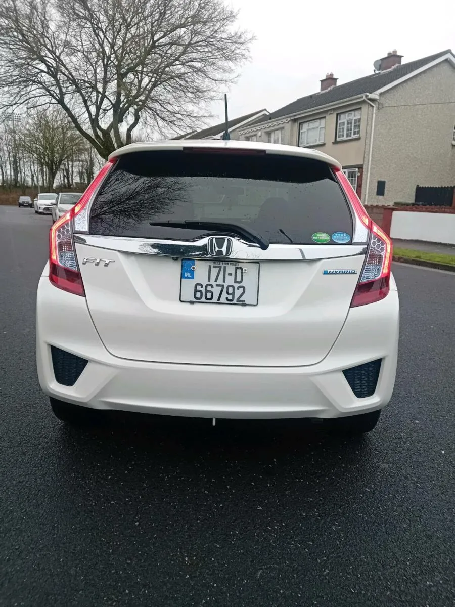 Honda Fit Hybrid Automatic low mileage - Image 4