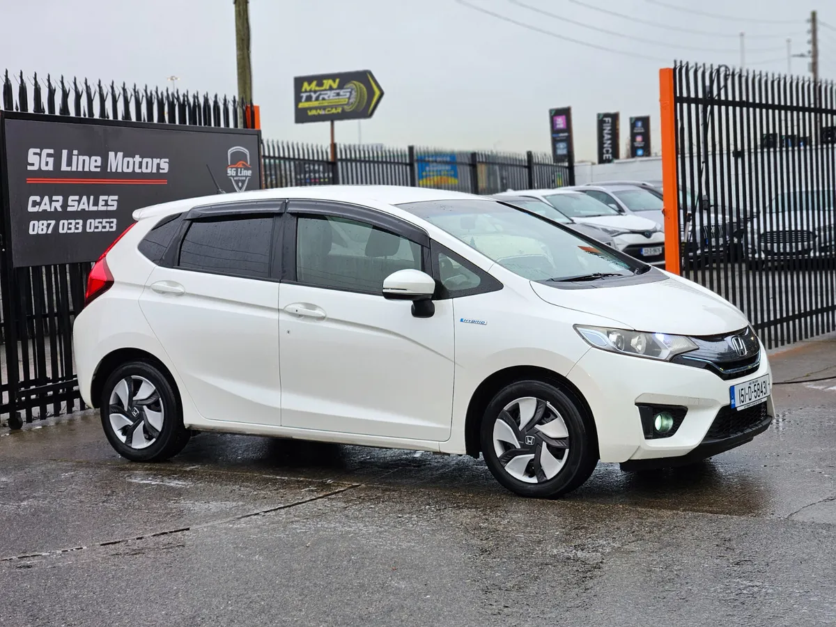 Honda Fit 1.5 Hybrid - Image 1