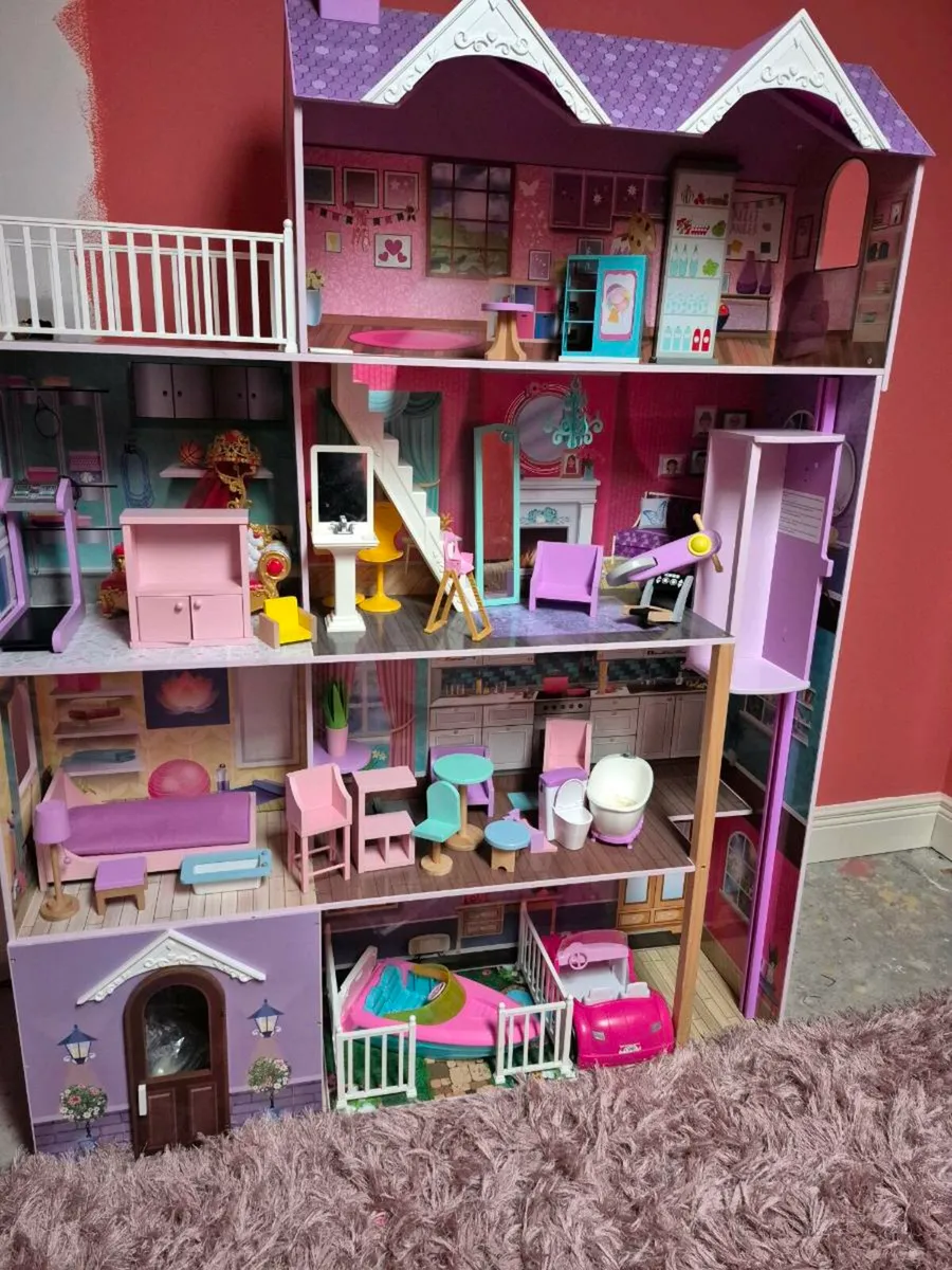 Doll house
