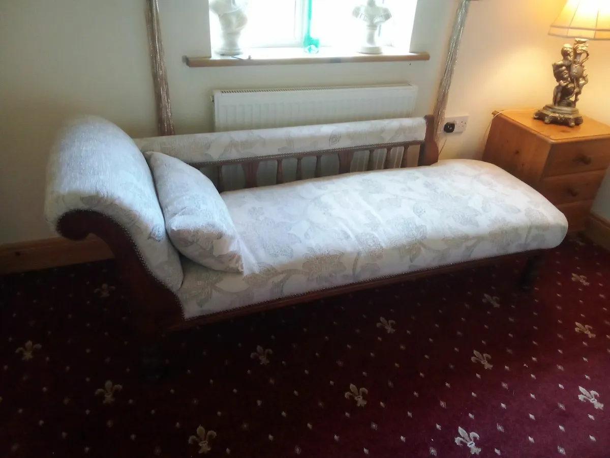 Victorian chaise longue. Oak frame. - Image 1