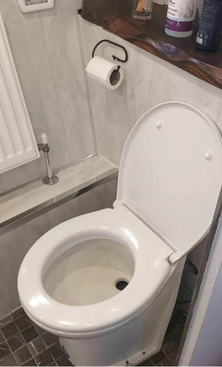 37' Steel Cruiser Houseboat - Image 2