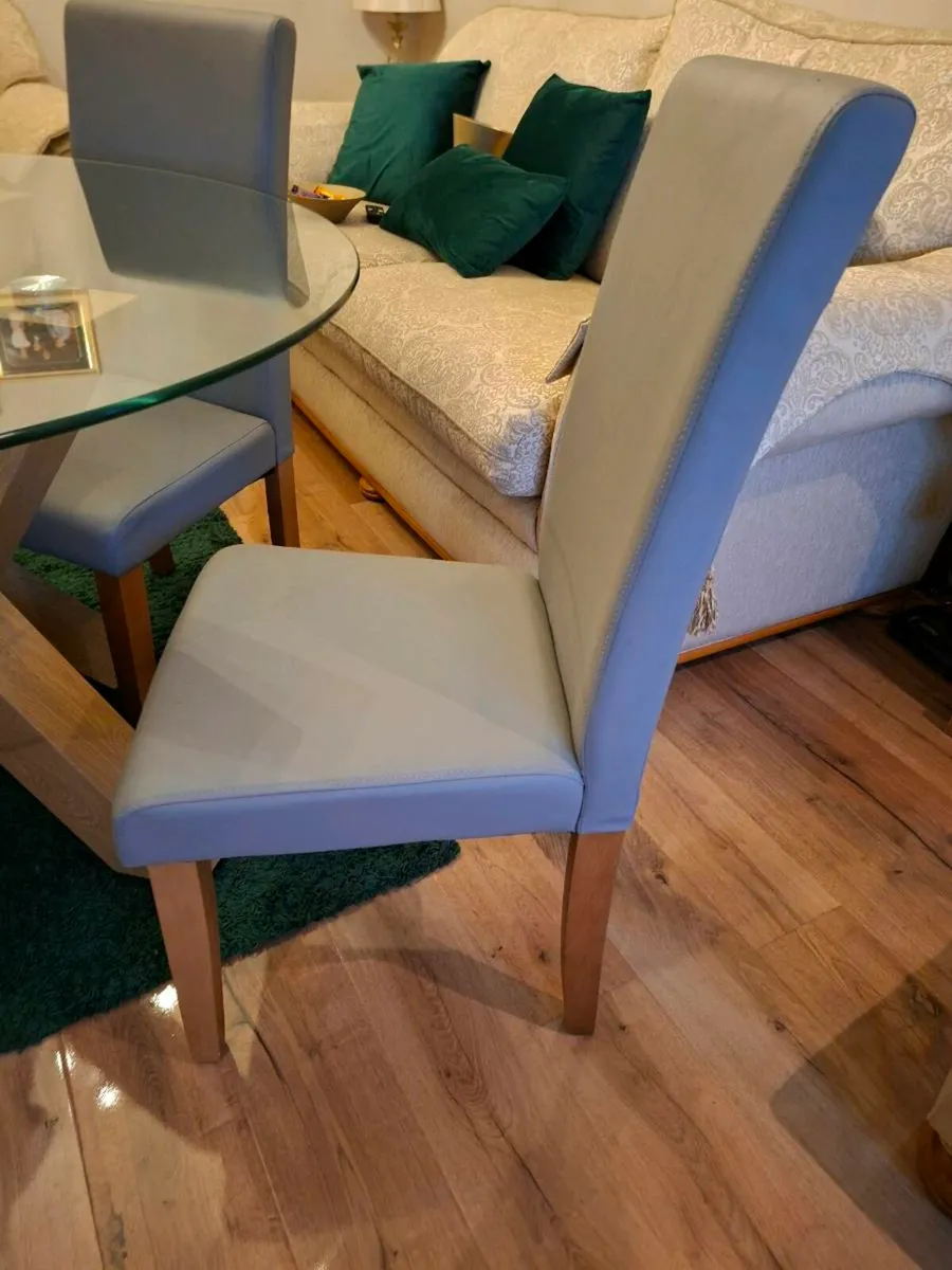 Glass table and 4 chairs - Image 3