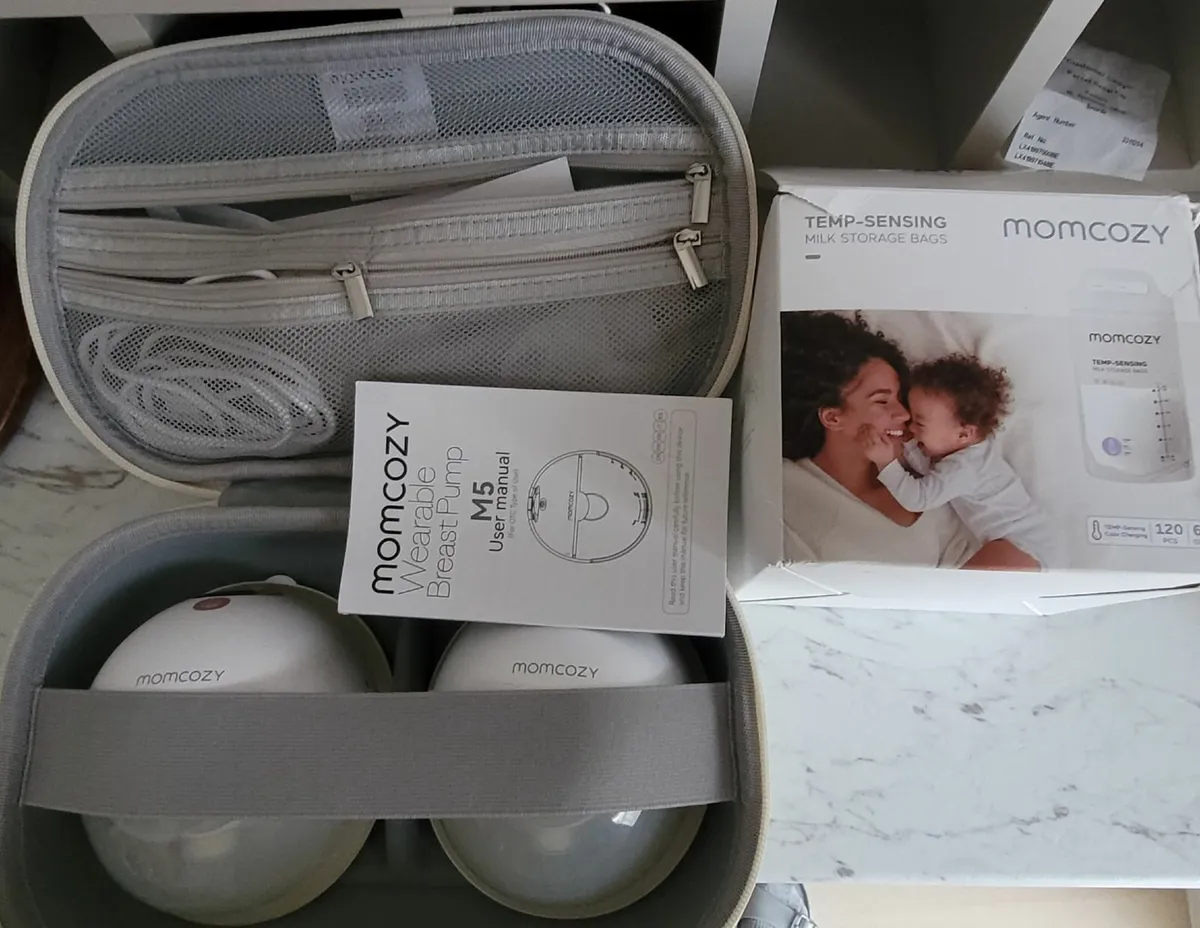 Momcozy M5 breast pump + milk storage bags - Image 2