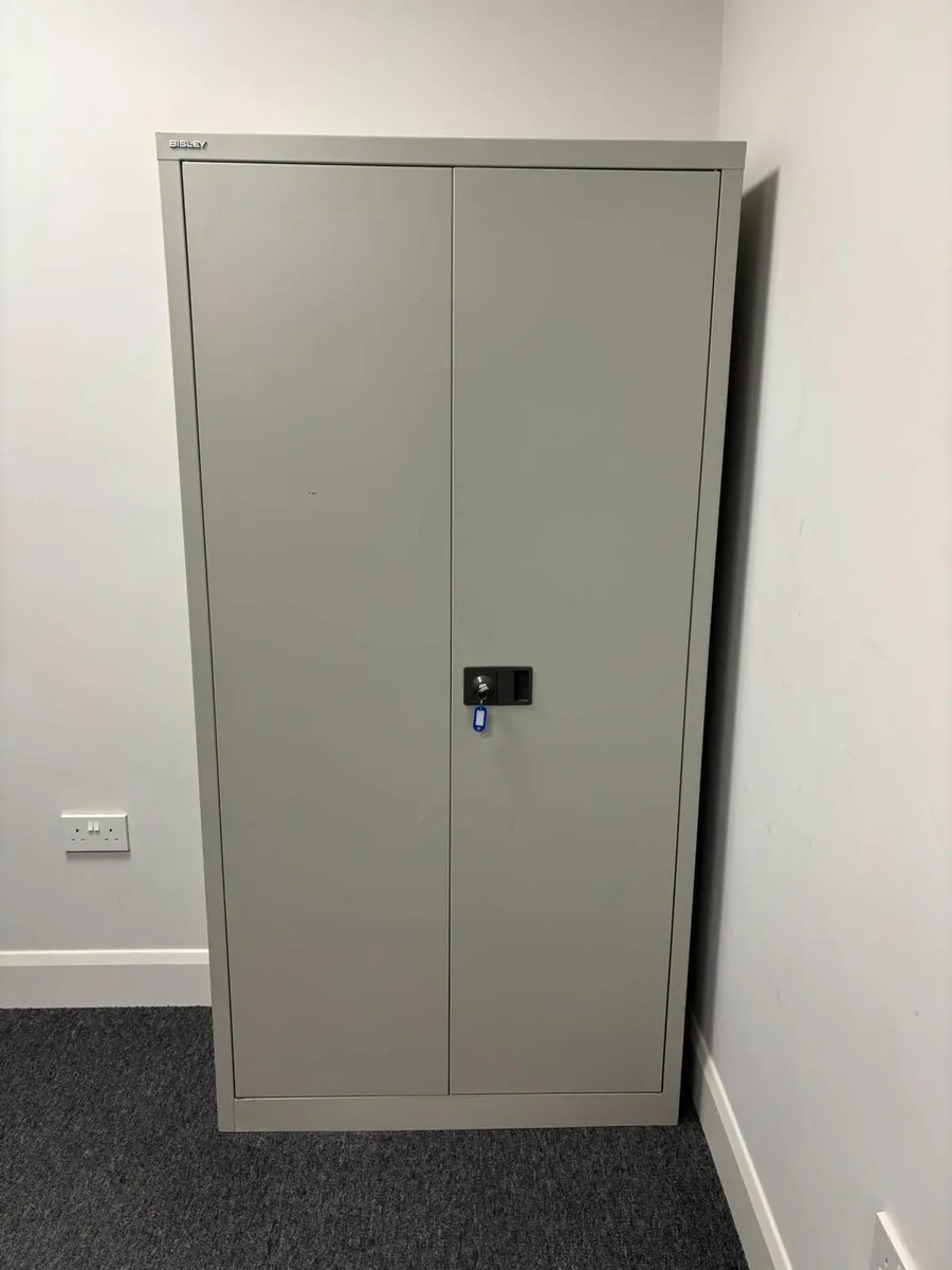 Bisley Regular Door Cupboard Steel 3 Shelves Locks - Image 1