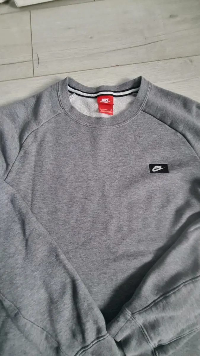 Nike jumper - Image 2