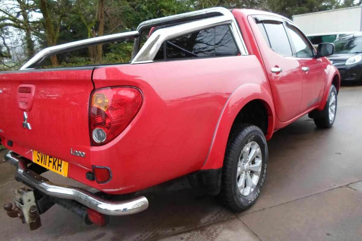 MITSUBUSHI L 200 - Image 4