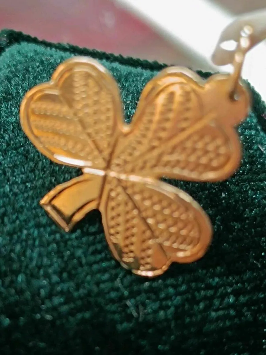 Vintage 9k Gold Shamrock, 3 Leaf Clover Pendant - Image 2