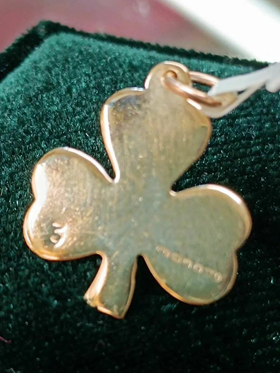 Vintage 9k Gold Shamrock, 3 Leaf Clover Pendant - Image 3