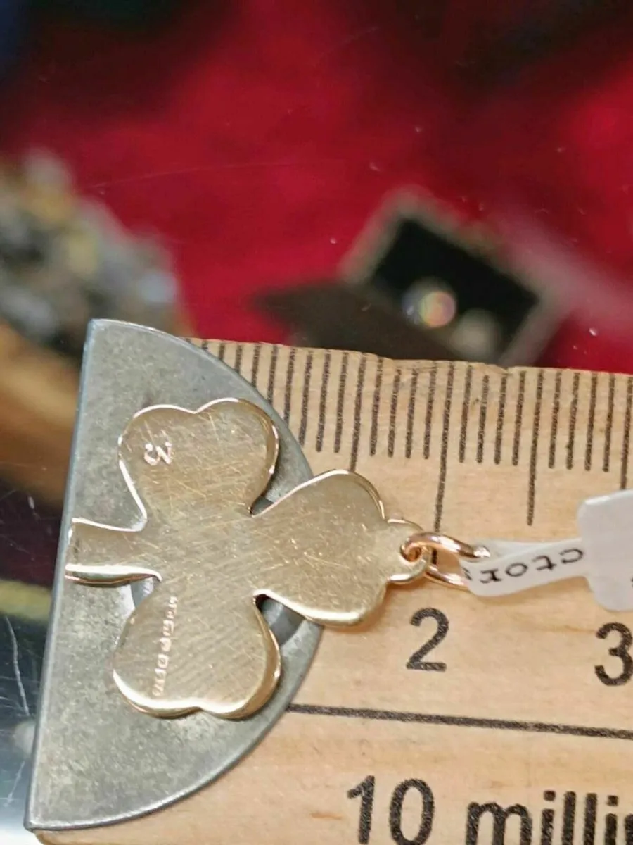 Vintage 9k Gold Shamrock, 3 Leaf Clover Pendant - Image 4