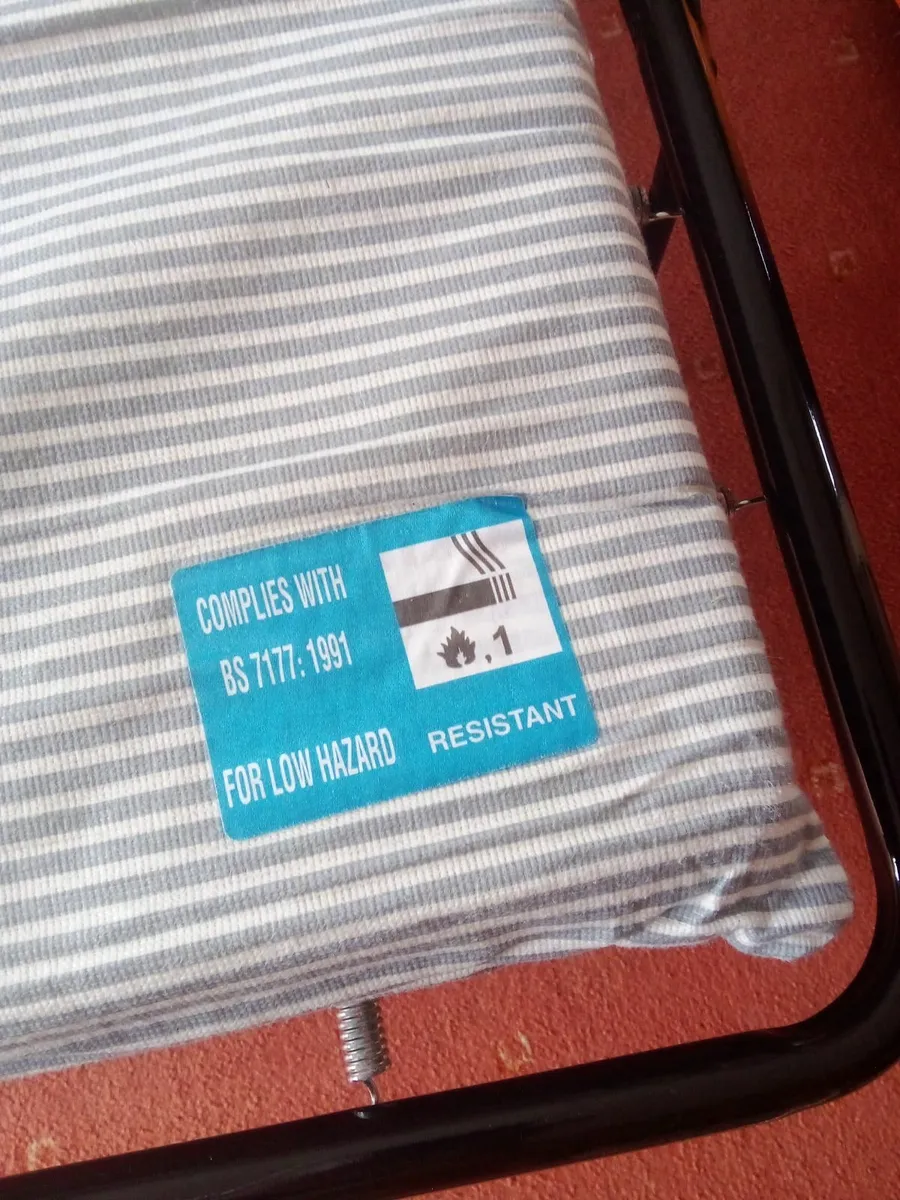 Pull out double bed - Image 4