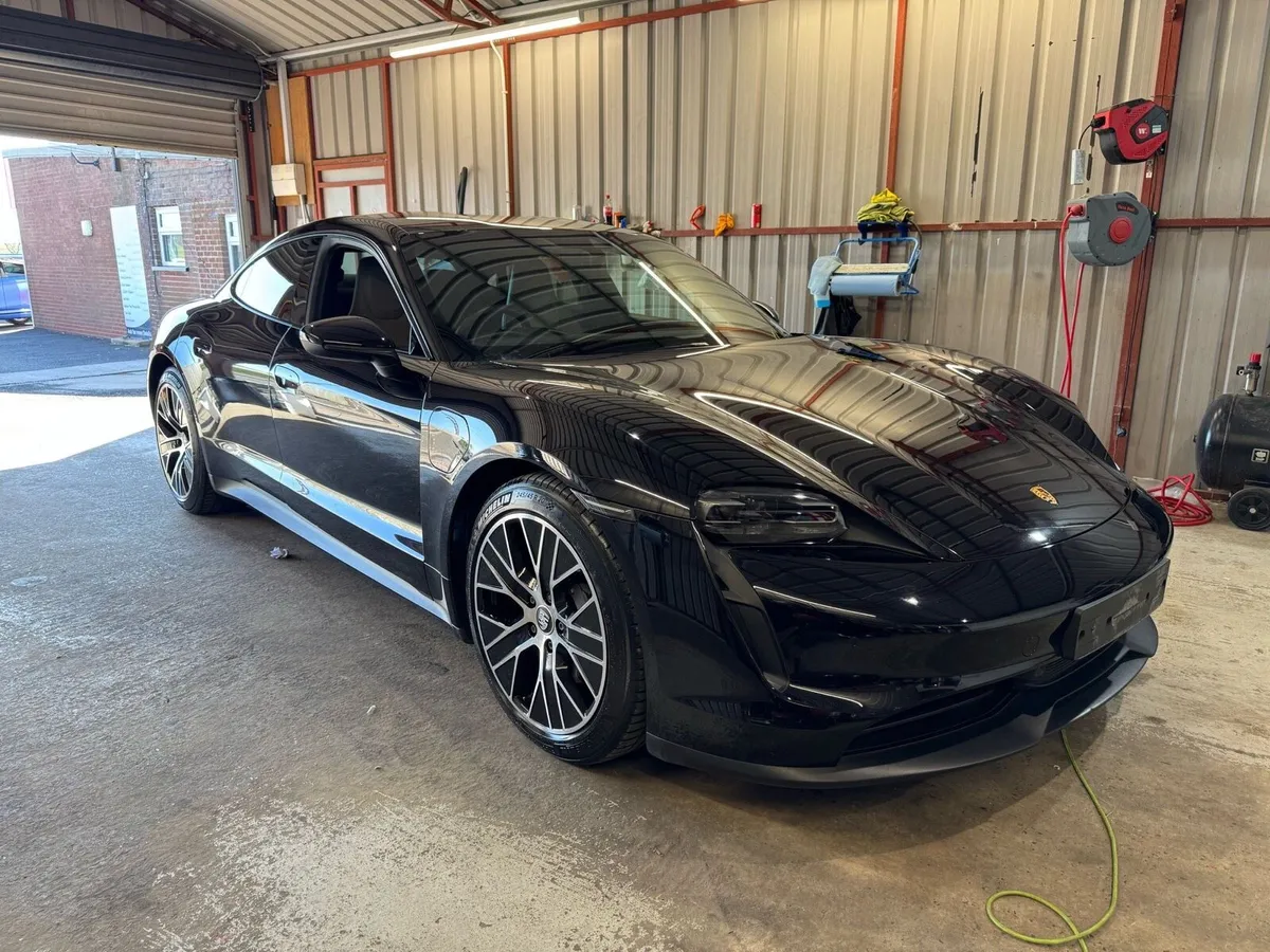 Porsche Taycan 2022 - Image 1