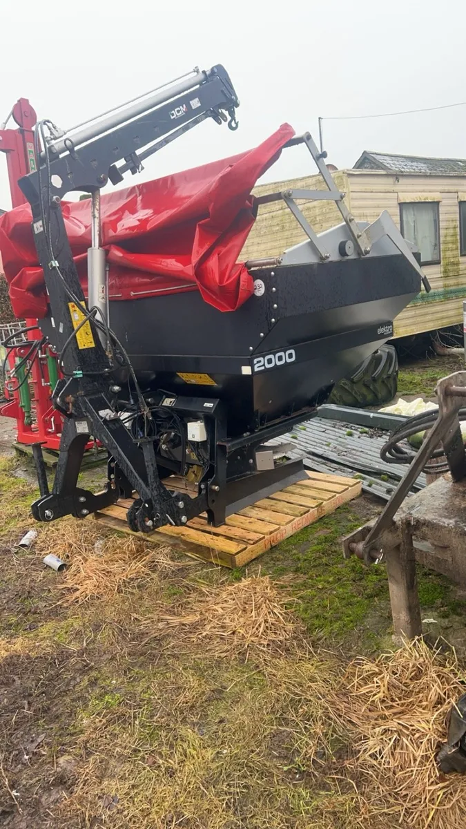 Fertiliser spreader - Image 3