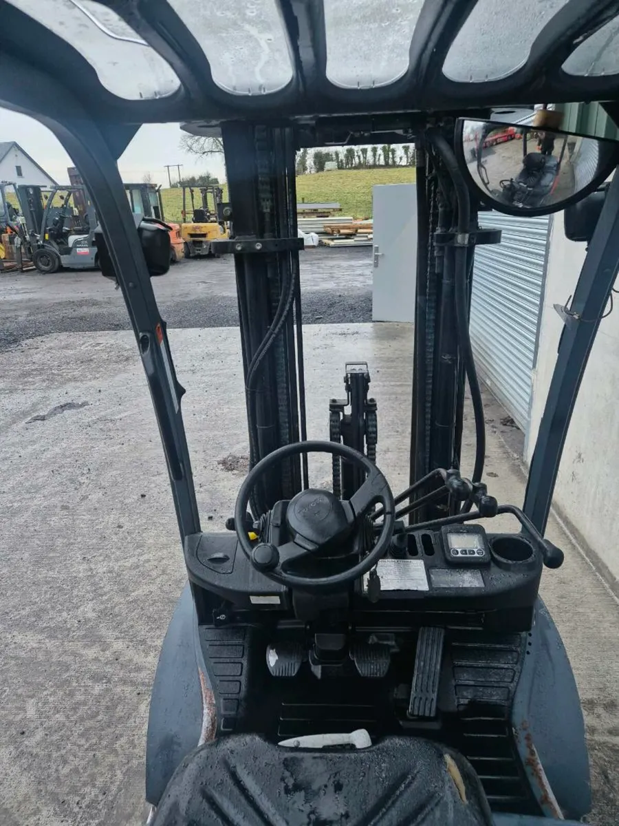 Toyota 8FDF25 diesel forklift - Image 4