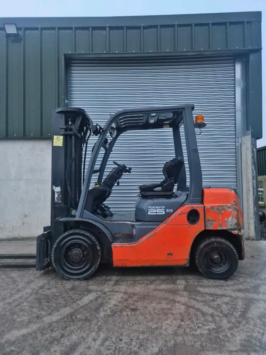 Toyota 8FDF25 diesel forklift - Image 1
