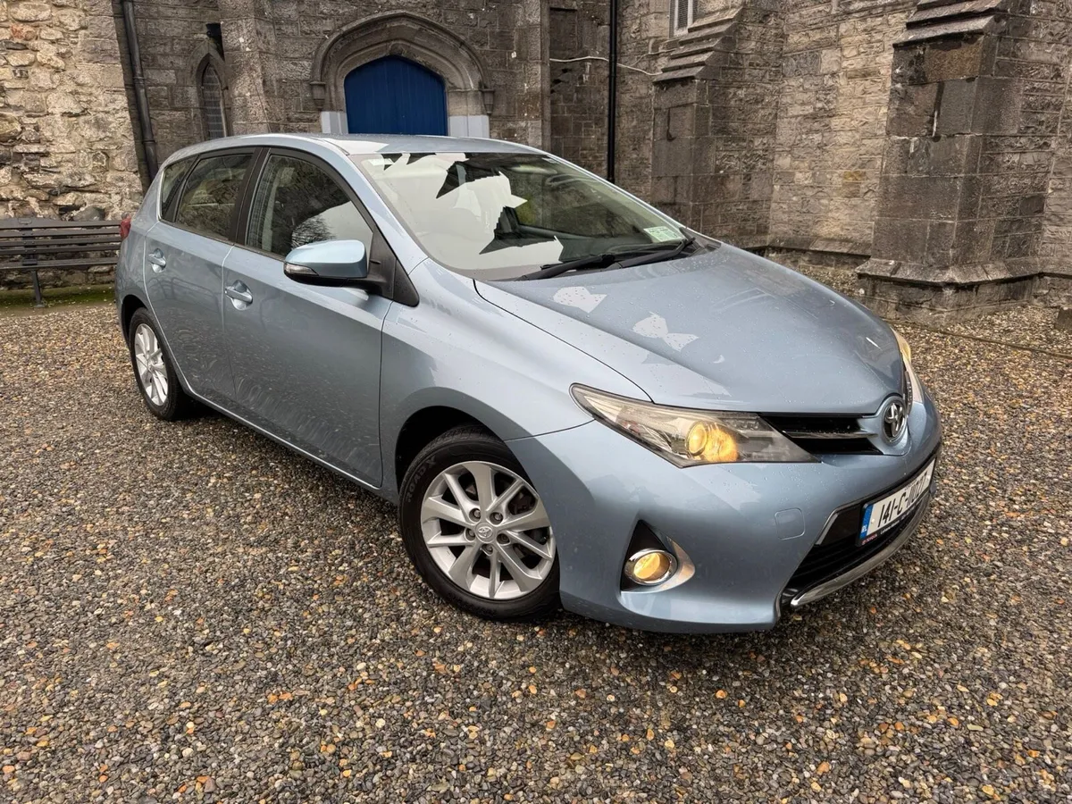 Toyota Auris 1.6 ICON (Low Mileage) - Image 1