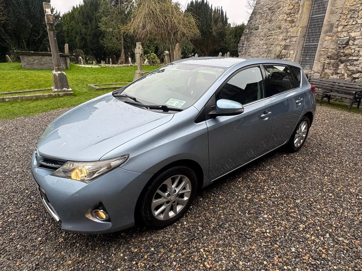 Toyota Auris 1.6 ICON (Low Mileage) - Image 2