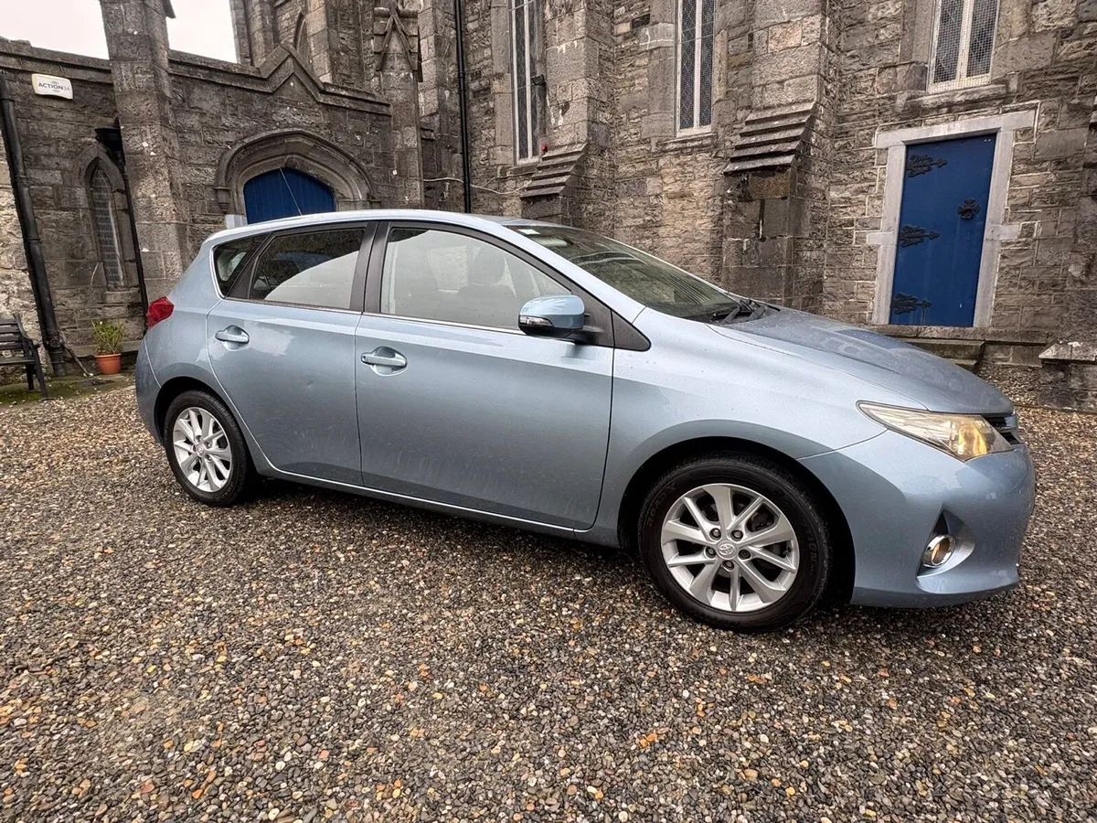 Toyota Auris 1.6 ICON (Low Mileage) - Image 4