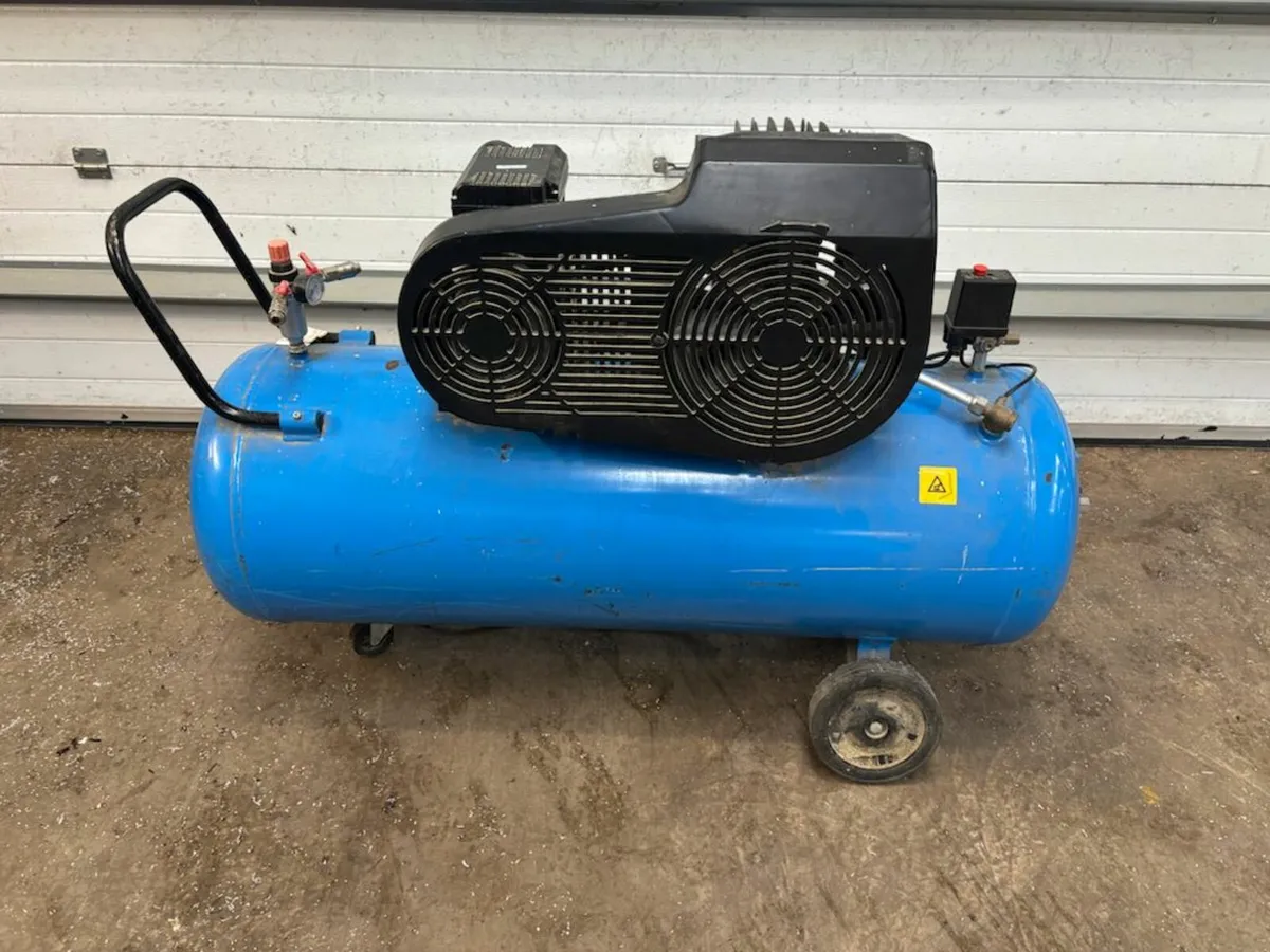 Ingersoll Rand 200 Ltr Air Compressor - Image 2