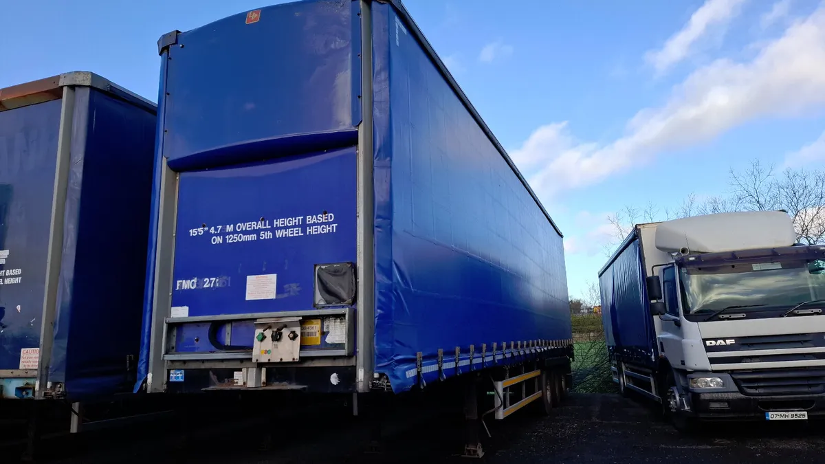 2012 SDC Trailer , Curtain Sider , 3 Axles , - Image 2
