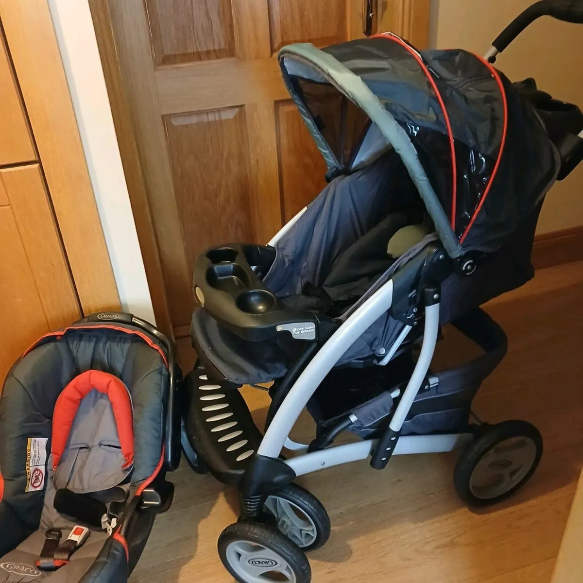 Graco travel system - Image 2