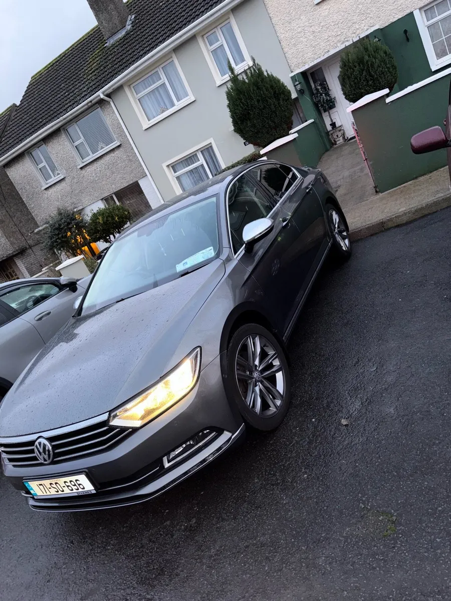 2017 VW PASSAT HIGHLINE - Image 2