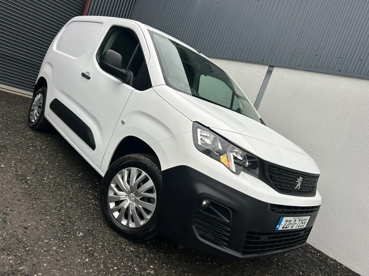 2022 Peugeot Partner - Image 2
