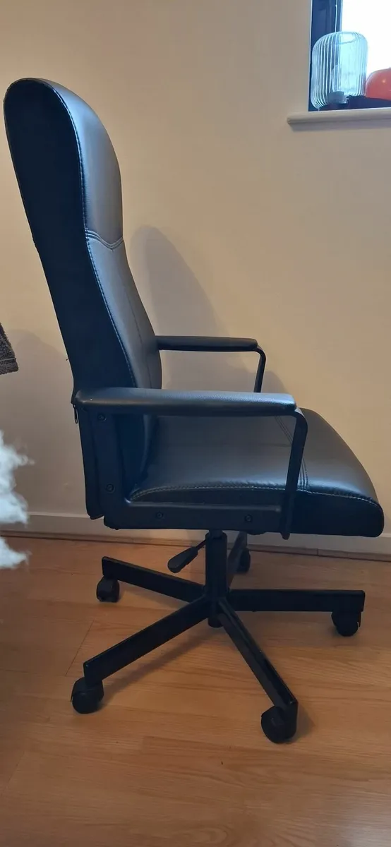 Office Chair - Image 1