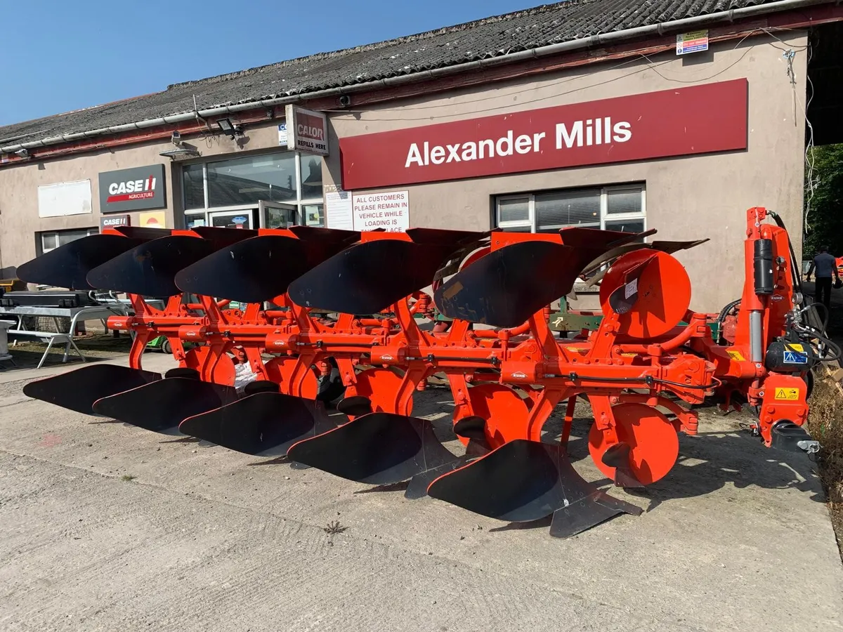 KUHN MULTI MASTER 5F (4+1) VARI WIDTH PLOUGH 0% - Image 1