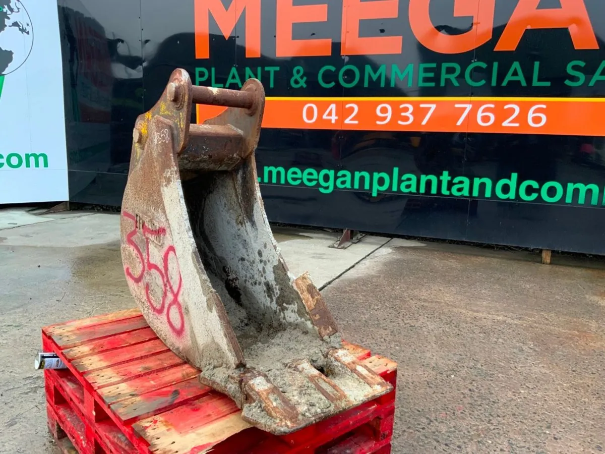 18" DIGGING BUCKET.......65mm PINS..........358. - Image 2