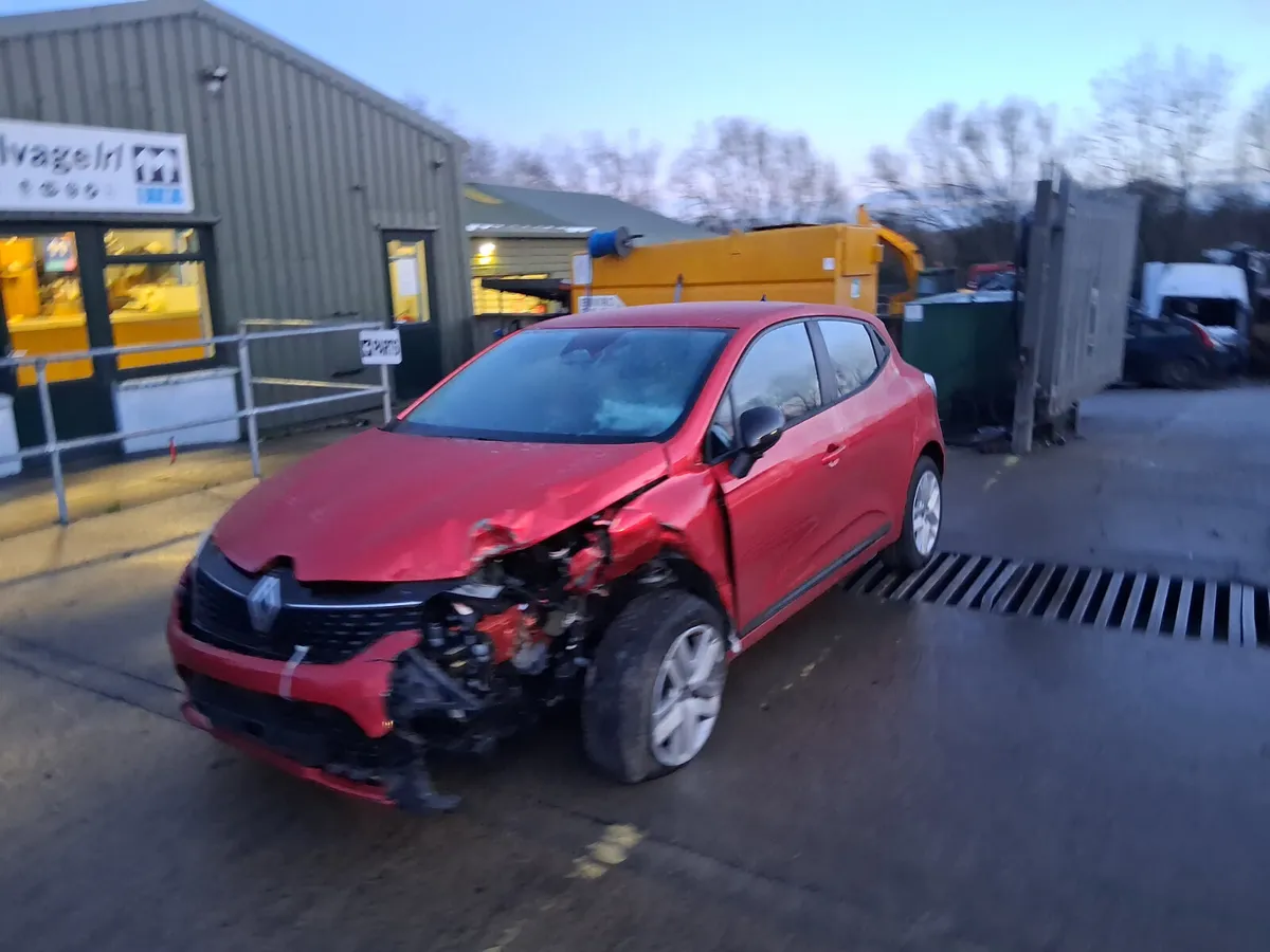 2025 RENAULT CLIO  1 ltr petrol (for parts only) - Image 2